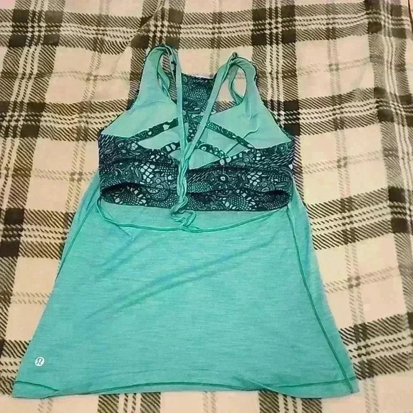 Lululemon Size Small twist and toil tank - sports bra with attached tank top - Picture 2 of 7